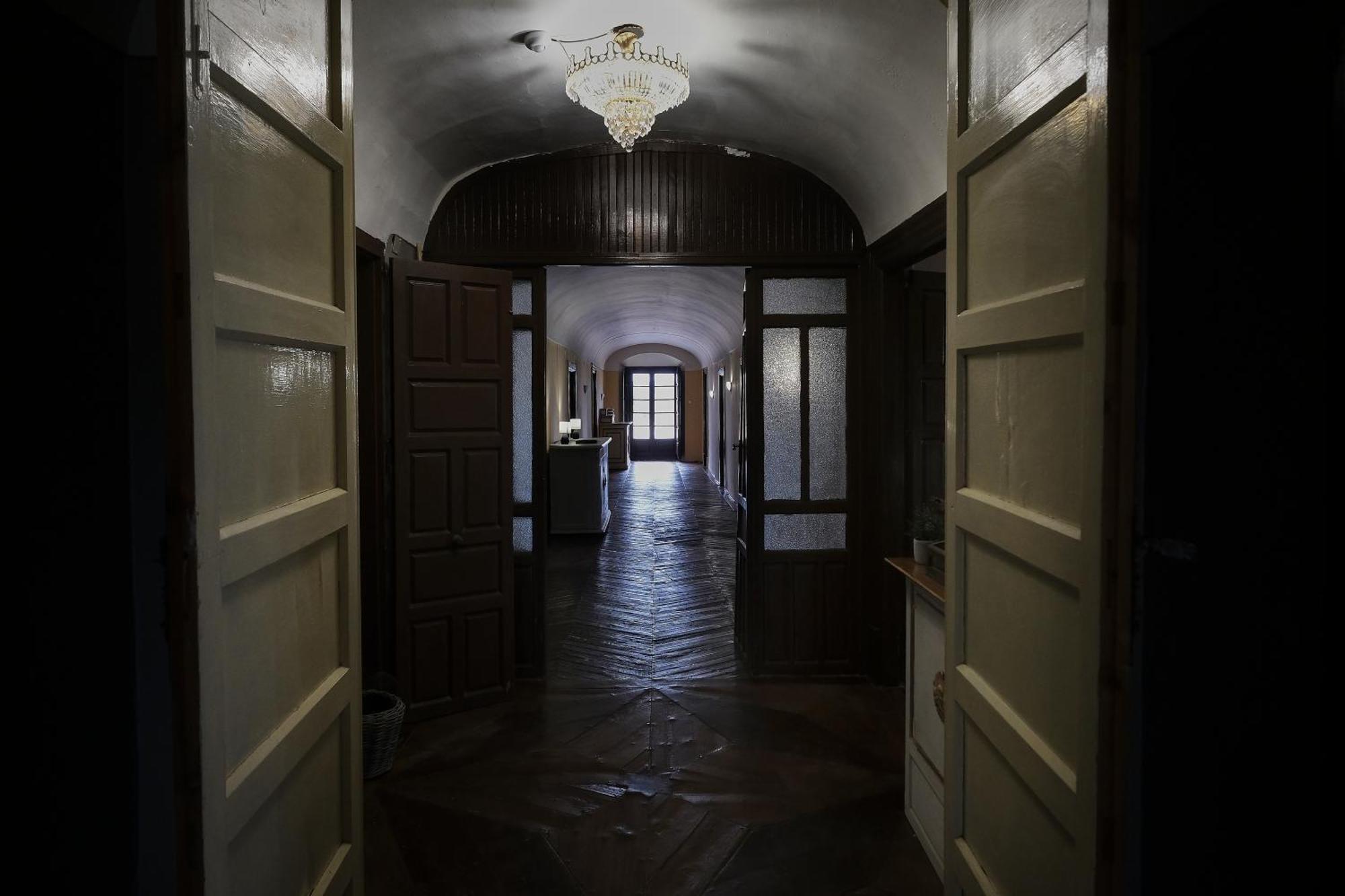 Casa Rural Palacio Conde De Aldana Con Piscina Entre Encinares Y Dehesas Terradillos Exterior foto