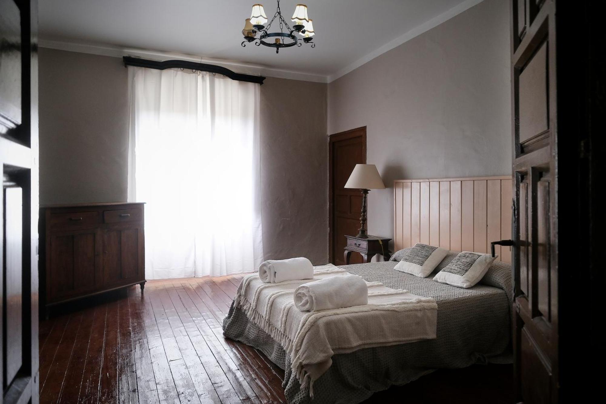 Casa Rural Palacio Conde De Aldana Con Piscina Entre Encinares Y Dehesas Terradillos Exterior foto