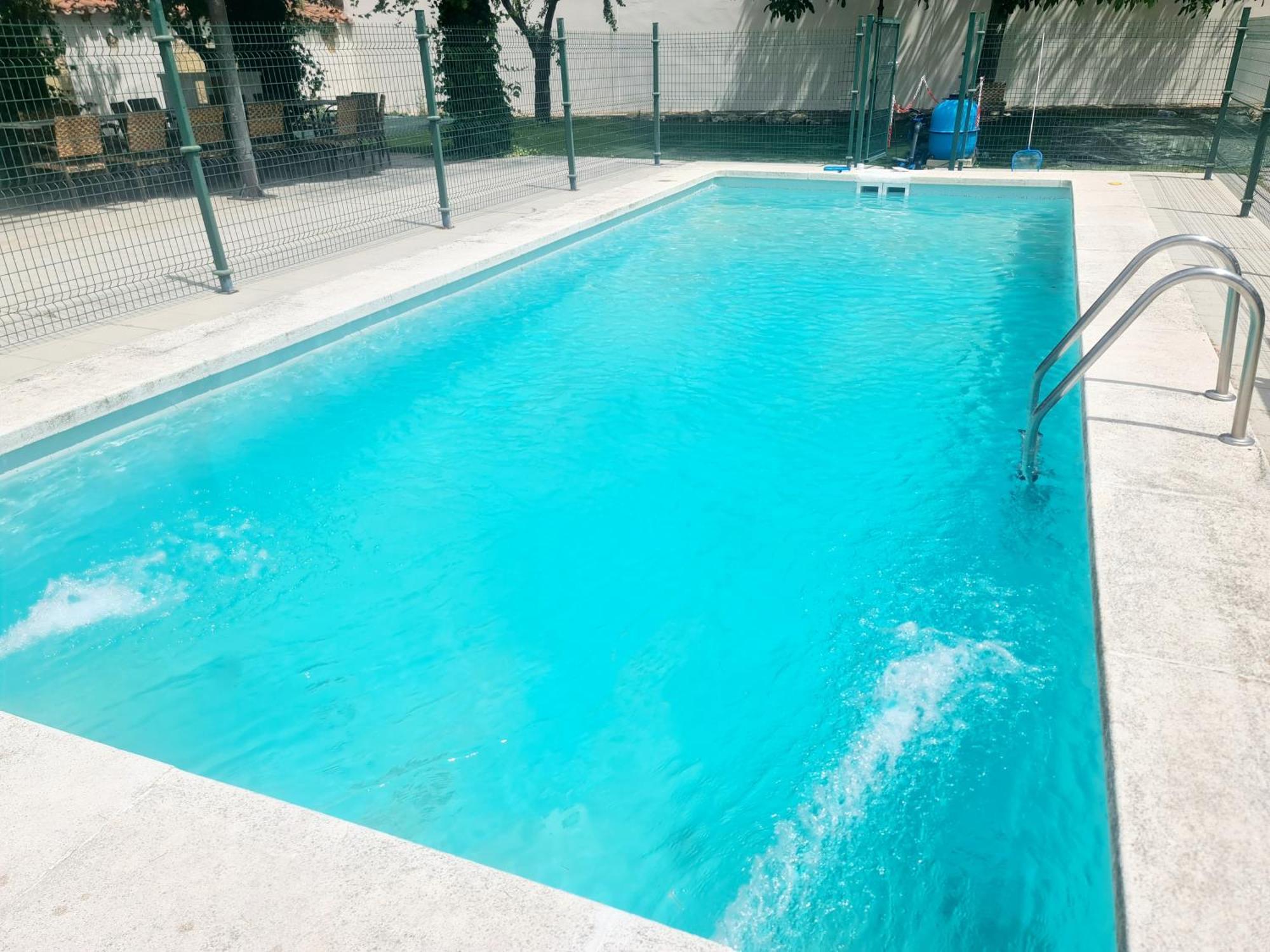 Casa Rural Palacio Conde De Aldana Con Piscina Entre Encinares Y Dehesas Terradillos Exterior foto